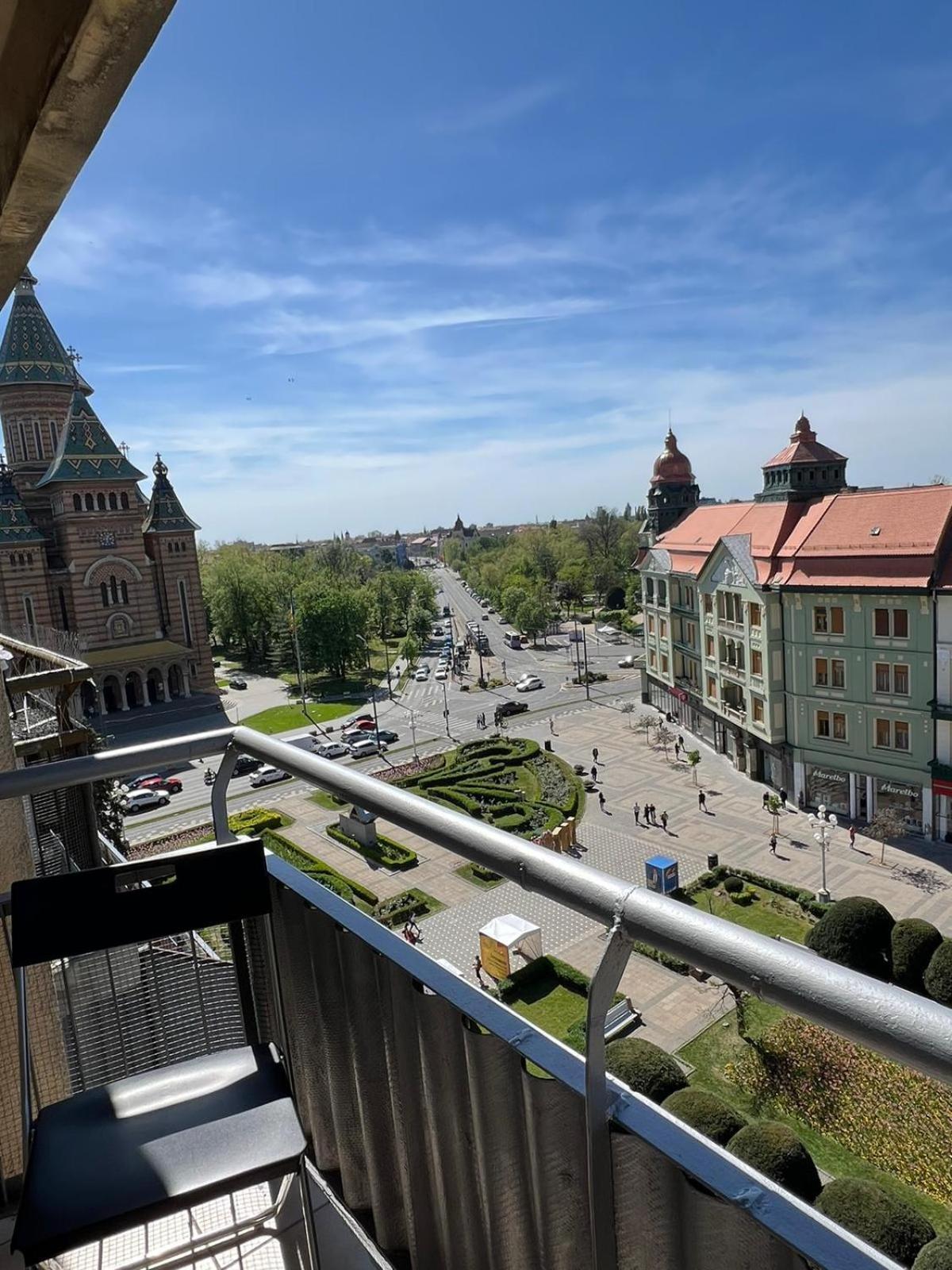 Center With Balcony Apartment Timisoara