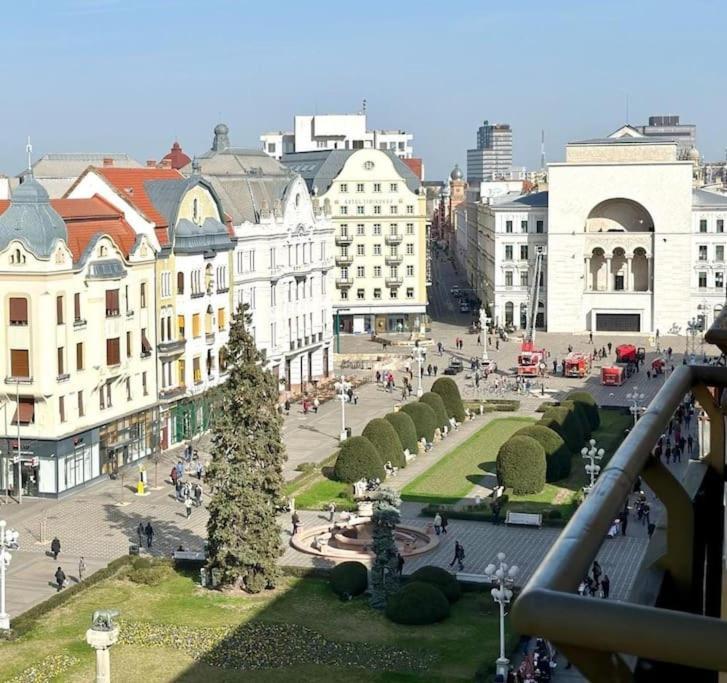 Center With Balcony
